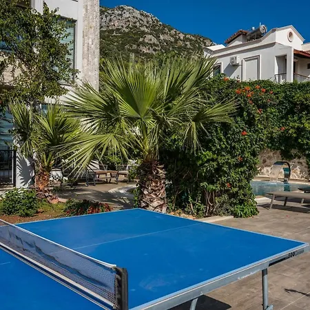 Cozy Kalkan With Private Pool & Sea Views ヴィラ